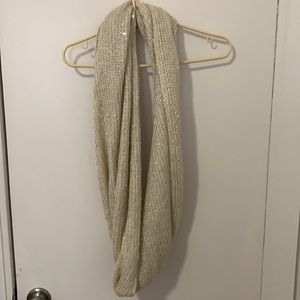 White sweater Scarf with sequin
